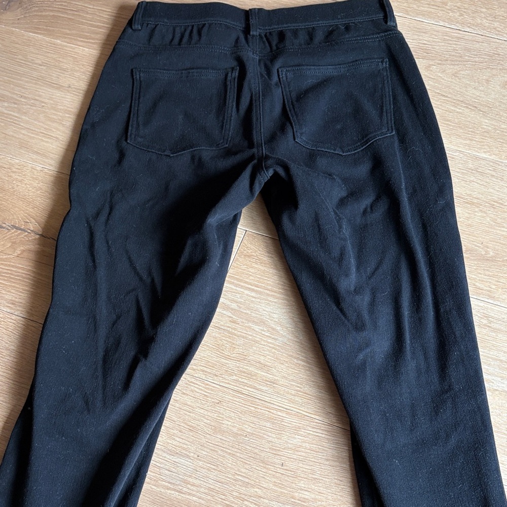 🦄 2 Pairs of Uniqlo pull-on pants - black and light grey - Picture 9 of 11